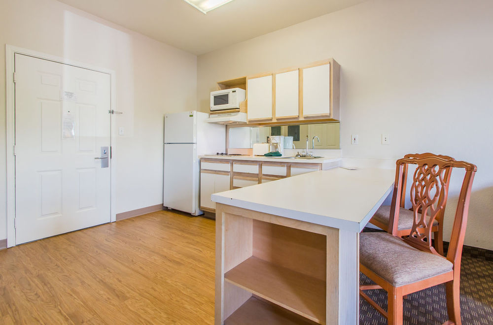Intown Suites Extended Stay Colorado Springs Rum bild