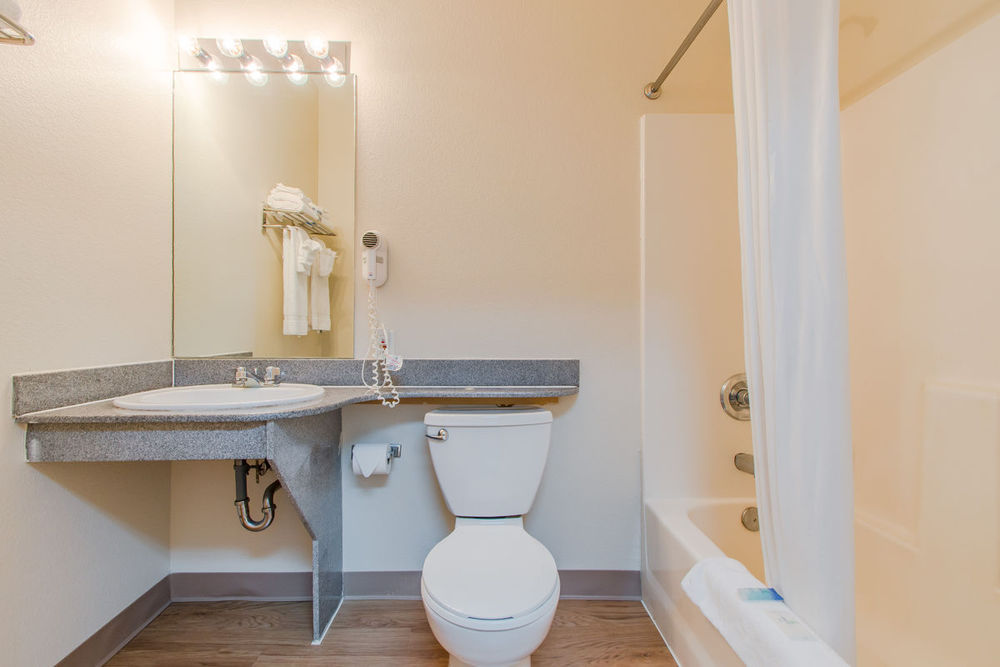 Intown Suites Extended Stay Colorado Springs Rum bild