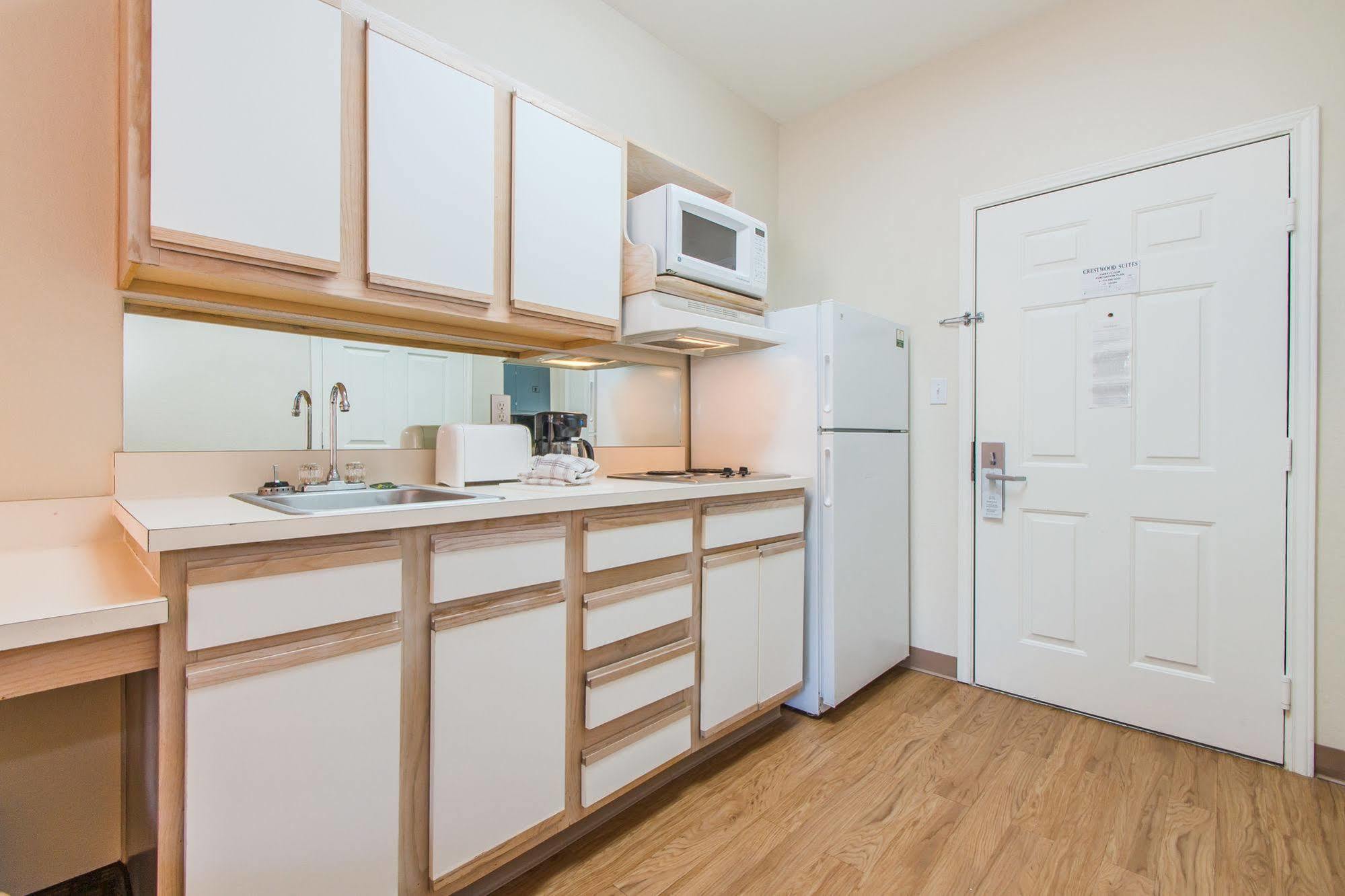 Intown Suites Extended Stay Colorado Springs Exteriör bild